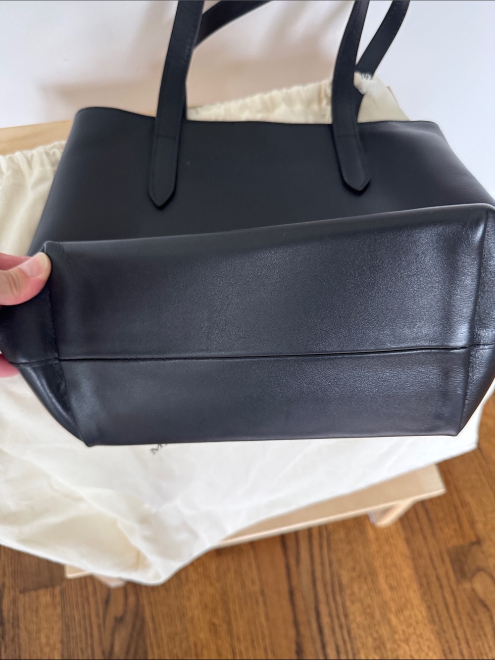 Classic Black Leather Tote Bag - Picture 5 of 5